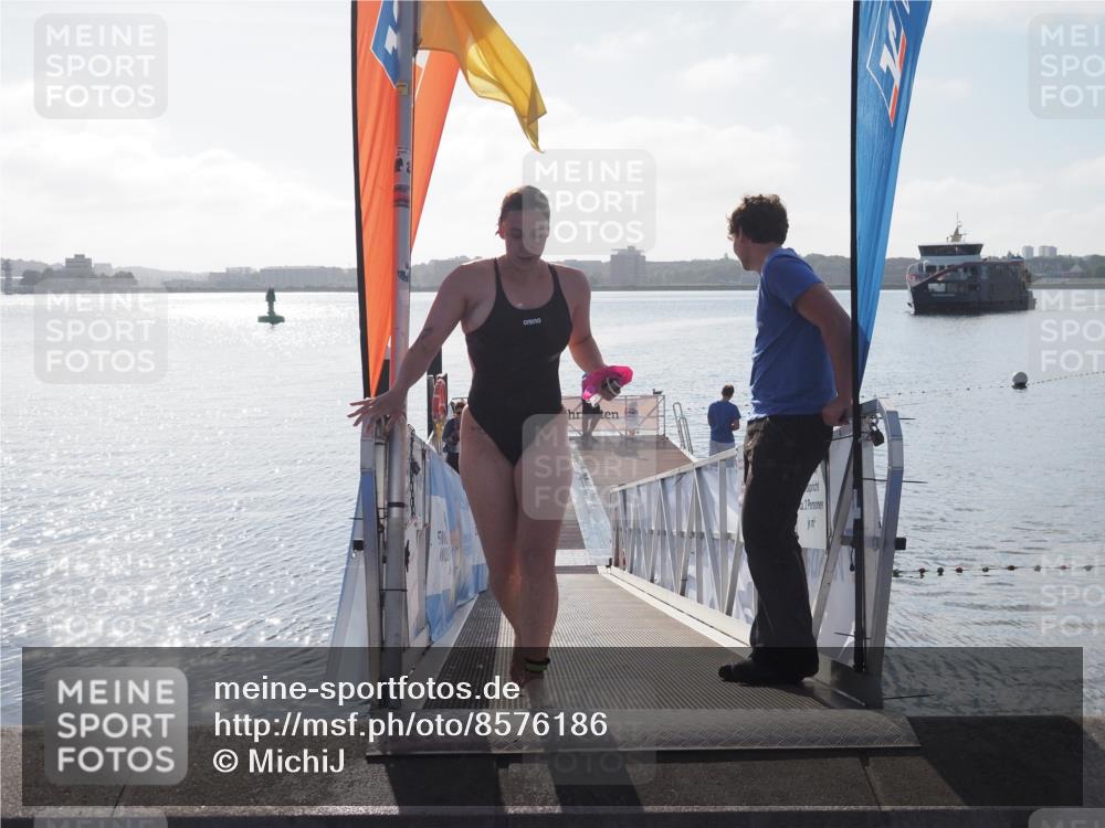 17.08.2025 - KN Förde Triathlon 2025 MichiJ http://msf.ph/oto/8576186 17.08.2025 09:09:01 Schwimmen 101, 107 meine-sportfotos.de