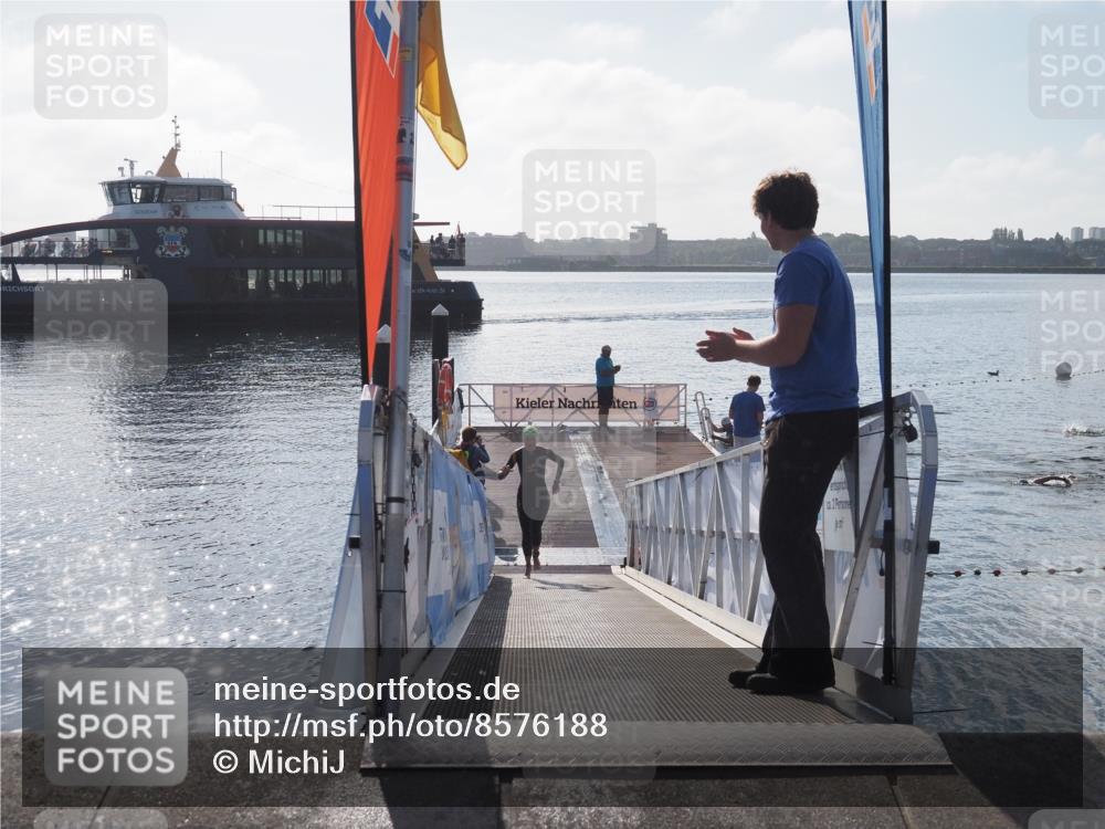 17.08.2025 - KN Förde Triathlon 2025 MichiJ http://msf.ph/oto/8576188 17.08.2025 09:09:54 Schwimmen 108, 108, 110 meine-sportfotos.de