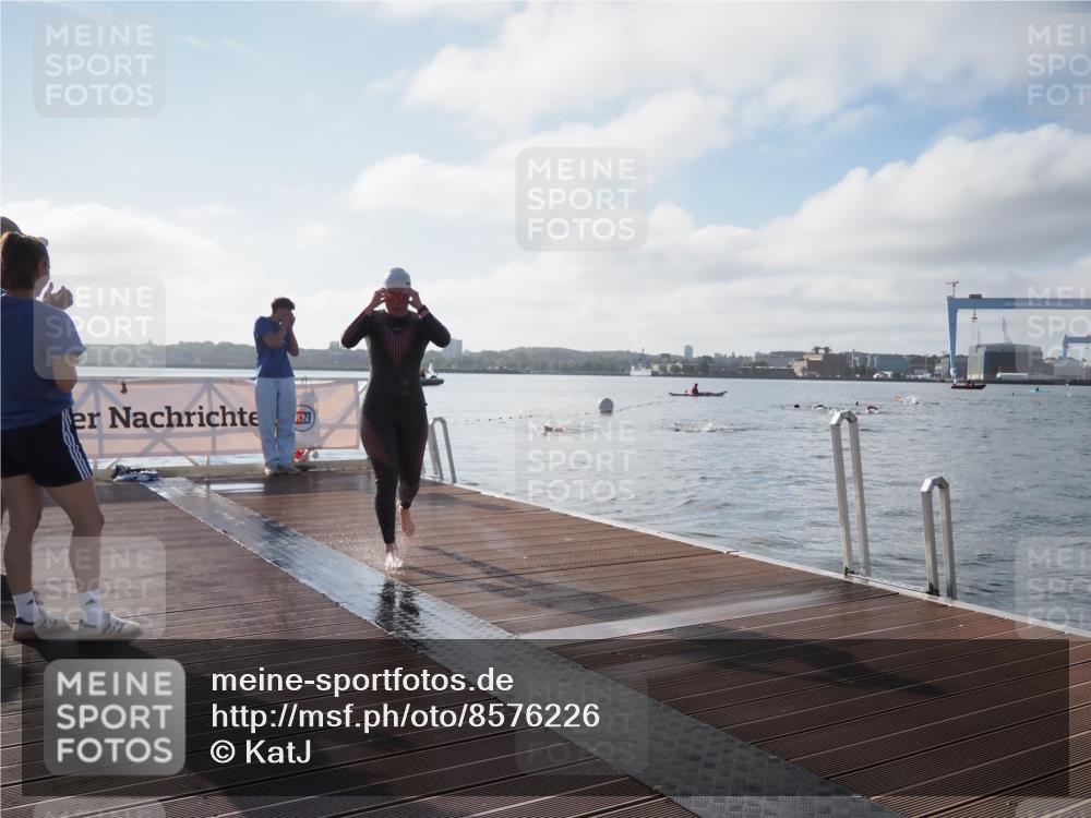 17.08.2025 - KN Förde Triathlon 2025 KatJ http://msf.ph/oto/8576226 17.08.2025 09:12:21 Schwimmen 127, 127 meine-sportfotos.de