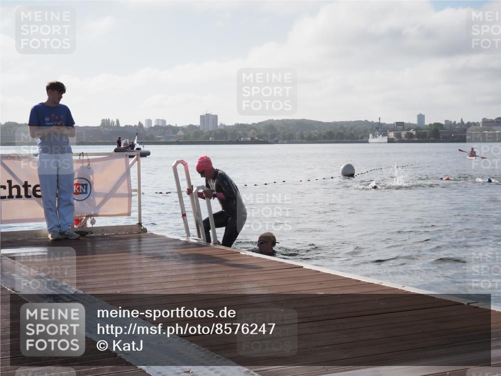 17.08.2025 - KN Förde Triathlon 2025 KatJ http://msf.ph/oto/8576247 17.08.2025 09:12:39 Schwimmen 136, 142, 136 meine-sportfotos.de