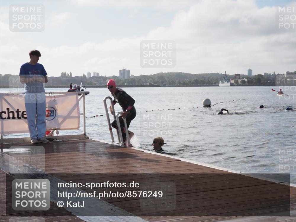 17.08.2025 - KN Förde Triathlon 2025 KatJ http://msf.ph/oto/8576249 17.08.2025 09:12:39 Schwimmen 136, 142, 136 meine-sportfotos.de