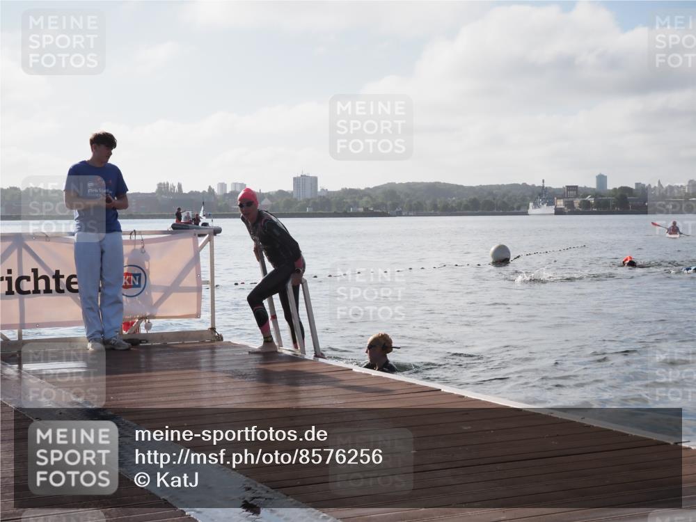17.08.2025 - KN Förde Triathlon 2025 KatJ http://msf.ph/oto/8576256 17.08.2025 09:12:40 Schwimmen 136, 142, 136, 142 meine-sportfotos.de
