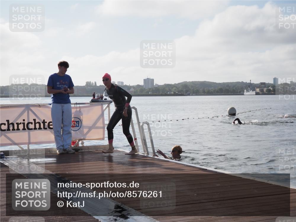 17.08.2025 - KN Förde Triathlon 2025 KatJ http://msf.ph/oto/8576261 17.08.2025 09:12:40 Schwimmen 136, 142, 136, 142 meine-sportfotos.de