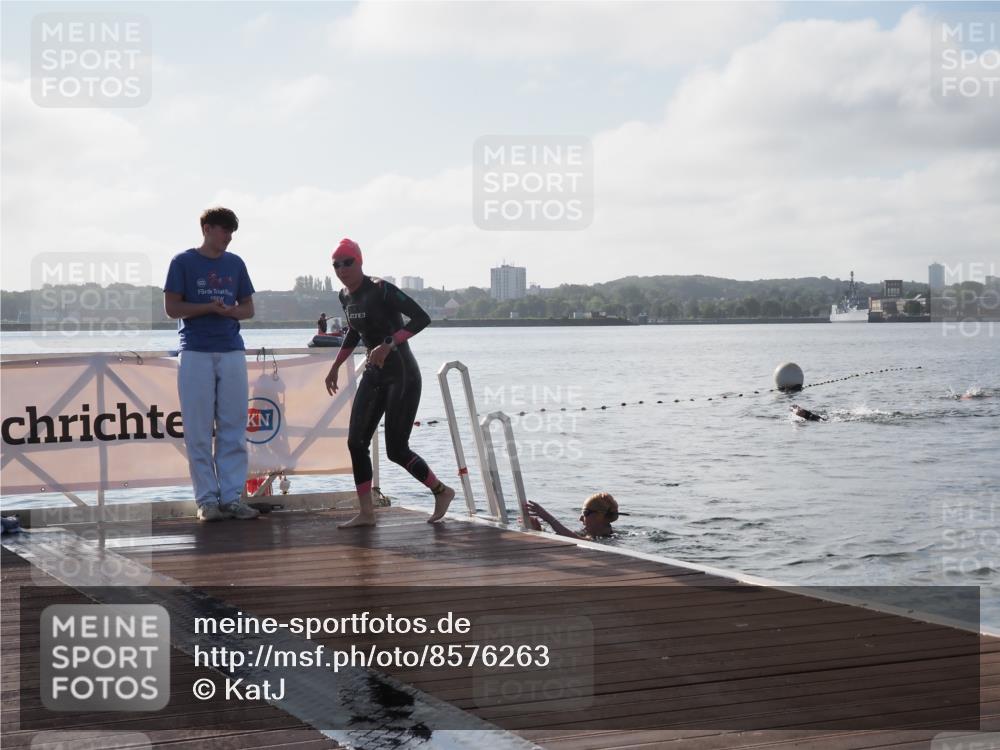 17.08.2025 - KN Förde Triathlon 2025 KatJ http://msf.ph/oto/8576263 17.08.2025 09:12:40 Schwimmen 136, 142, 136, 142 meine-sportfotos.de