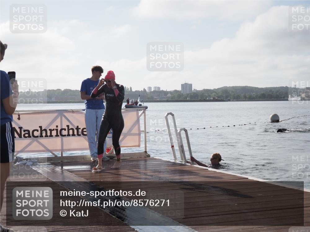 17.08.2025 - KN Förde Triathlon 2025 KatJ http://msf.ph/oto/8576271 17.08.2025 09:12:41 Schwimmen 136, 142, 136, 142 meine-sportfotos.de