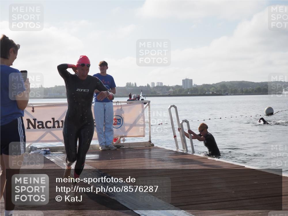 17.08.2025 - KN Förde Triathlon 2025 KatJ http://msf.ph/oto/8576287 17.08.2025 09:12:42 Schwimmen 136, 142, 136, 142 meine-sportfotos.de