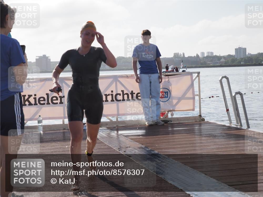 17.08.2025 - KN Förde Triathlon 2025 KatJ http://msf.ph/oto/8576307 17.08.2025 09:12:47 Schwimmen 136, 142, 136, 142 meine-sportfotos.de