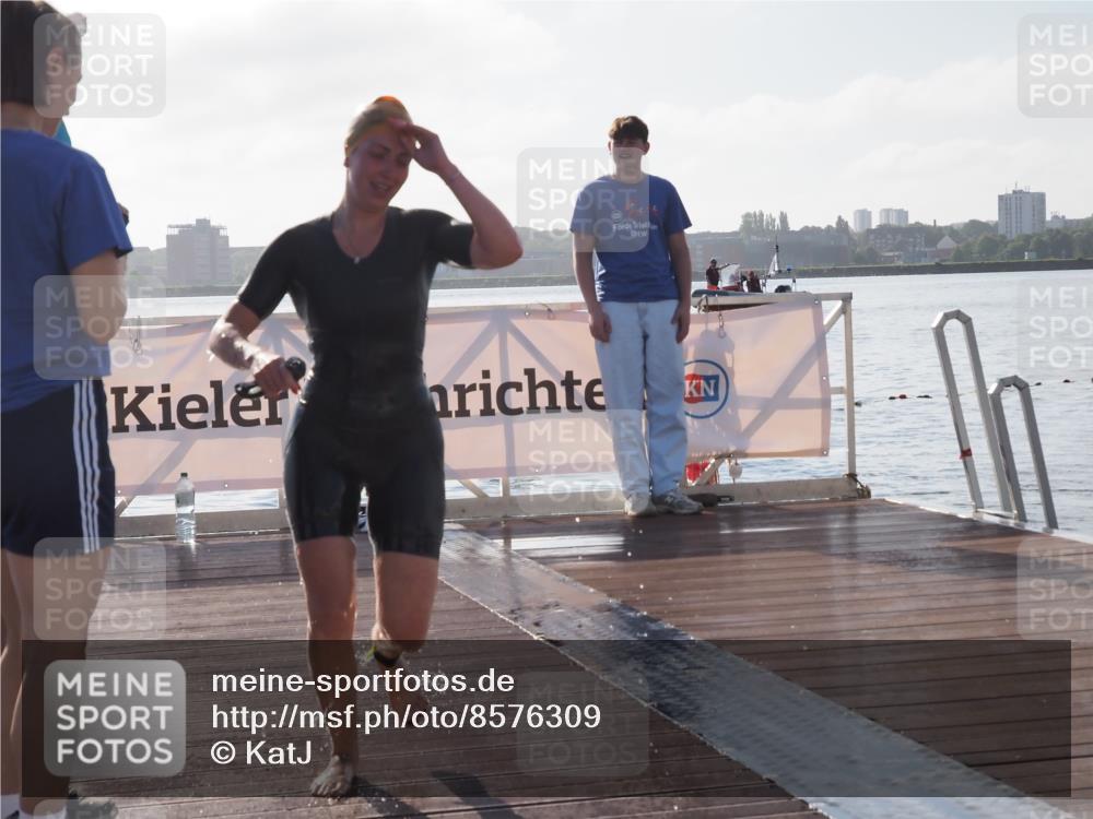 17.08.2025 - KN Förde Triathlon 2025 KatJ http://msf.ph/oto/8576309 17.08.2025 09:12:47 Schwimmen 136, 142, 136, 142 meine-sportfotos.de