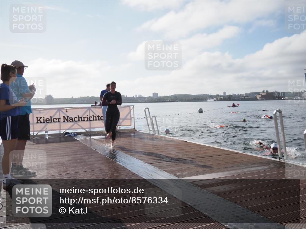 17.08.2025 - KN Förde Triathlon 2025 KatJ http://msf.ph/oto/8576334 17.08.2025 09:13:04 Schwimmen 122, 126, 130, 126 meine-sportfotos.de
