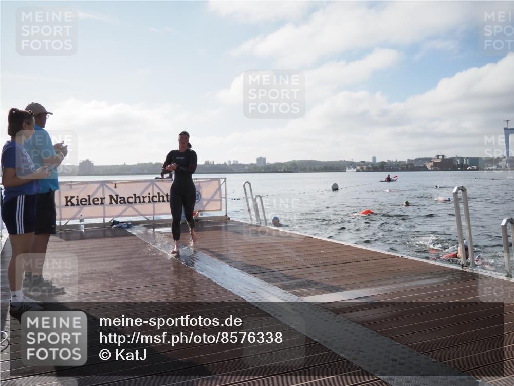 17.08.2025 - KN Förde Triathlon 2025 KatJ http://msf.ph/oto/8576338 17.08.2025 09:13:04 Schwimmen 122, 126, 130, 126 meine-sportfotos.de