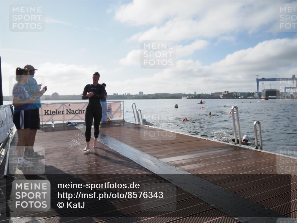 17.08.2025 - KN Förde Triathlon 2025 KatJ http://msf.ph/oto/8576343 17.08.2025 09:13:05 Schwimmen 122, 126, 130, 126 meine-sportfotos.de