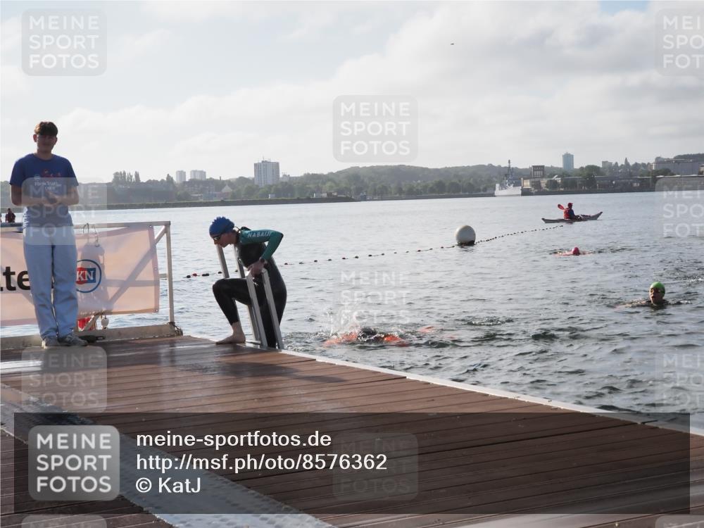 17.08.2025 - KN Förde Triathlon 2025 KatJ http://msf.ph/oto/8576362 17.08.2025 09:13:09 Schwimmen 122, 126, 130, 122, 126, 130 meine-sportfotos.de