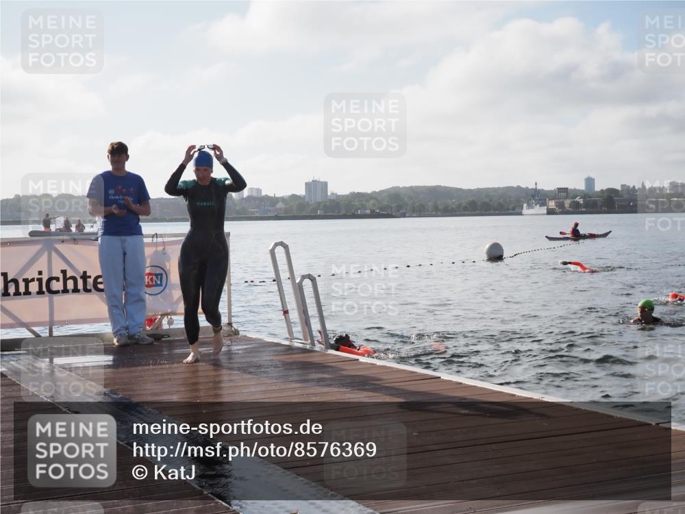 17.08.2025 - KN Förde Triathlon 2025 KatJ http://msf.ph/oto/8576369 17.08.2025 09:13:11 Schwimmen 122, 126, 130, 122, 126, 130 meine-sportfotos.de