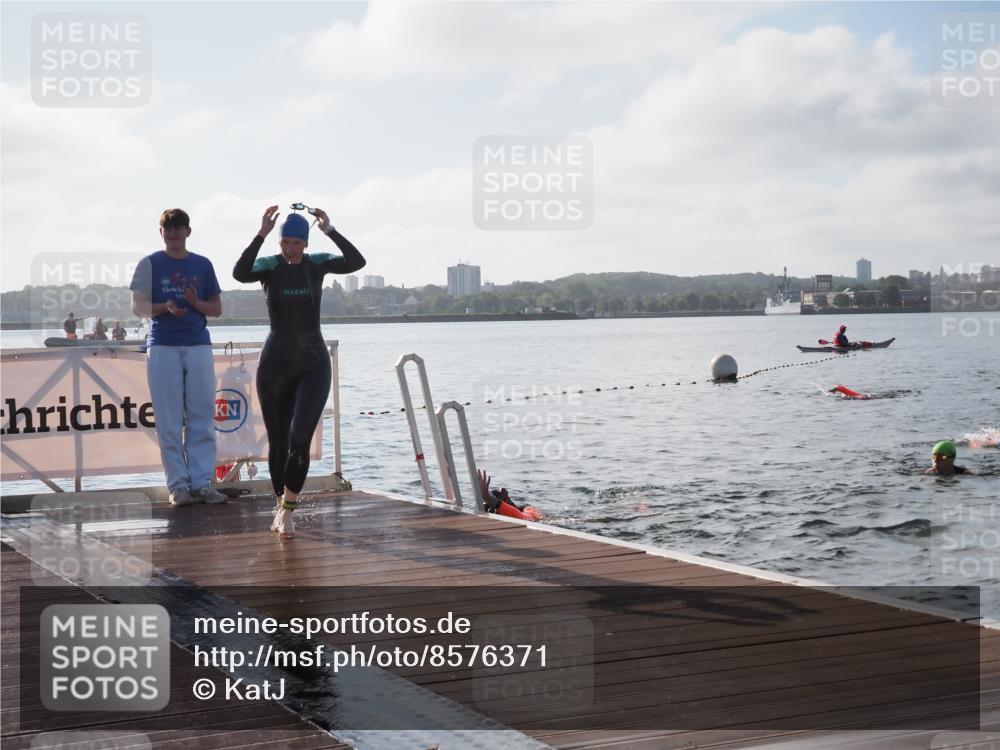 17.08.2025 - KN Förde Triathlon 2025 KatJ http://msf.ph/oto/8576371 17.08.2025 09:13:11 Schwimmen 122, 126, 130, 122, 126, 130 meine-sportfotos.de