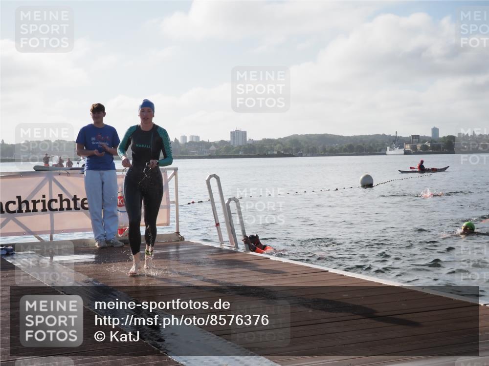 17.08.2025 - KN Förde Triathlon 2025 KatJ http://msf.ph/oto/8576376 17.08.2025 09:13:11 Schwimmen 122, 126, 130, 122, 126, 130 meine-sportfotos.de