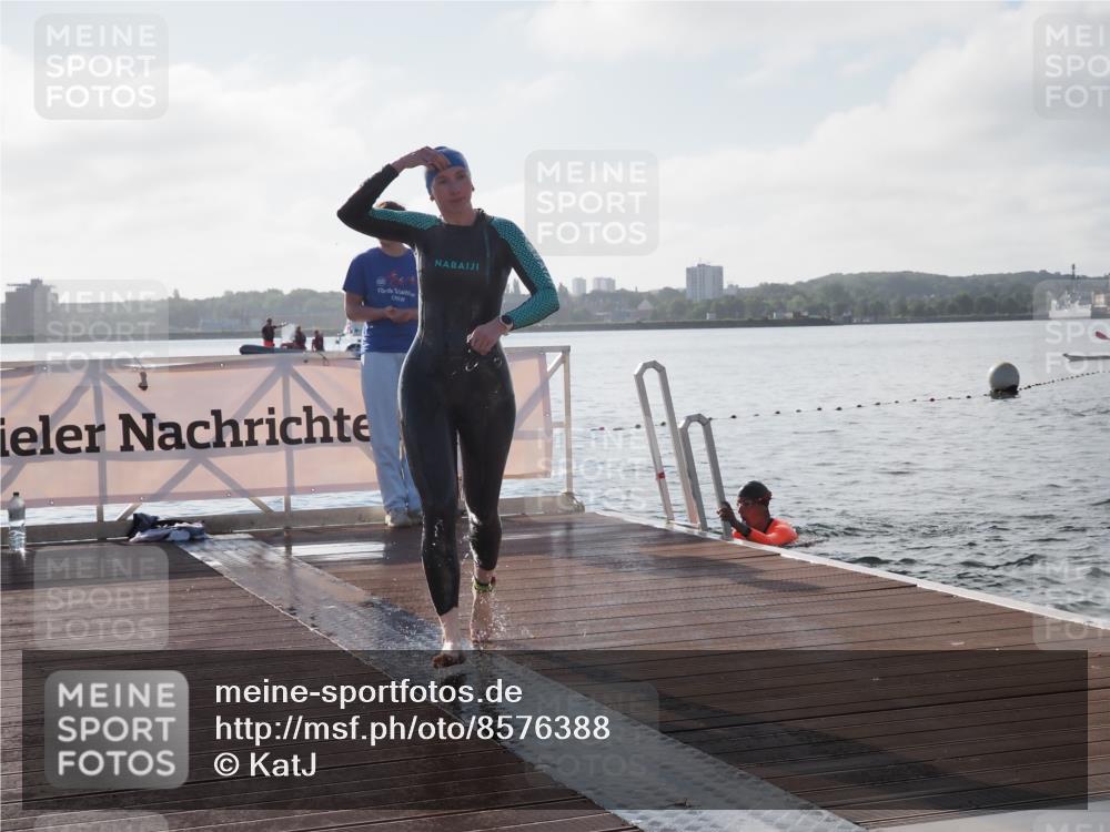 17.08.2025 - KN Förde Triathlon 2025 KatJ http://msf.ph/oto/8576388 17.08.2025 09:13:12 Schwimmen 122, 126, 130, 122, 126, 130 meine-sportfotos.de