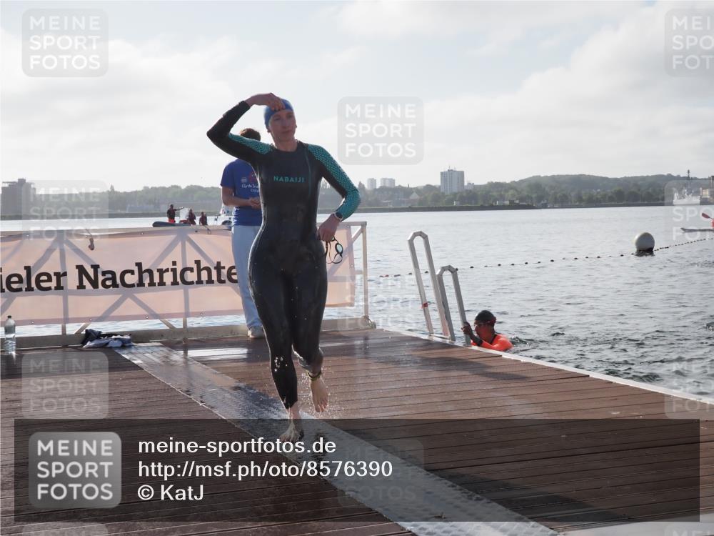 17.08.2025 - KN Förde Triathlon 2025 KatJ http://msf.ph/oto/8576390 17.08.2025 09:13:12 Schwimmen 122, 126, 130, 122, 126, 130 meine-sportfotos.de