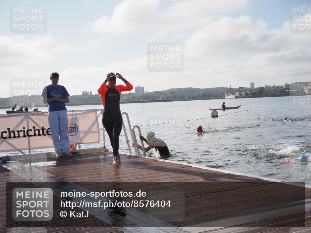 17.08.2025 - KN Förde Triathlon 2025 KatJ http://msf.ph/oto/8576404 17.08.2025 09:13:19 Schwimmen 122, 130, 135, 198, 122, 130, 135, 198 meine-sportfotos.de