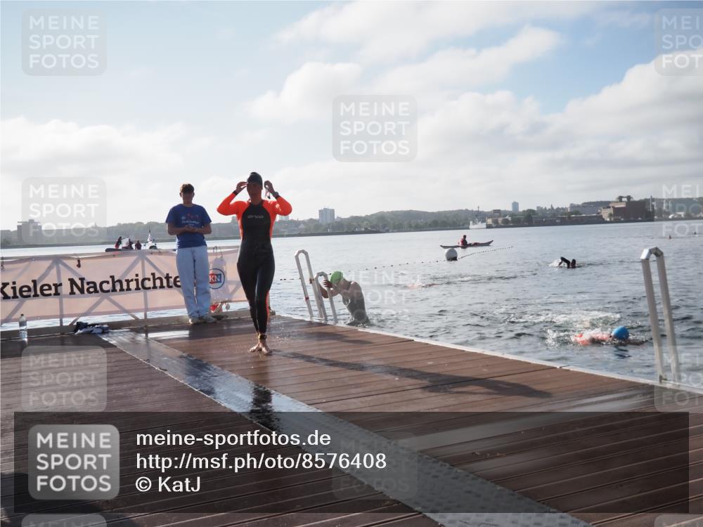17.08.2025 - KN Förde Triathlon 2025 KatJ http://msf.ph/oto/8576408 17.08.2025 09:13:20 Schwimmen 122, 130, 135, 148, 198, 122, 130, 135, 198 meine-sportfotos.de