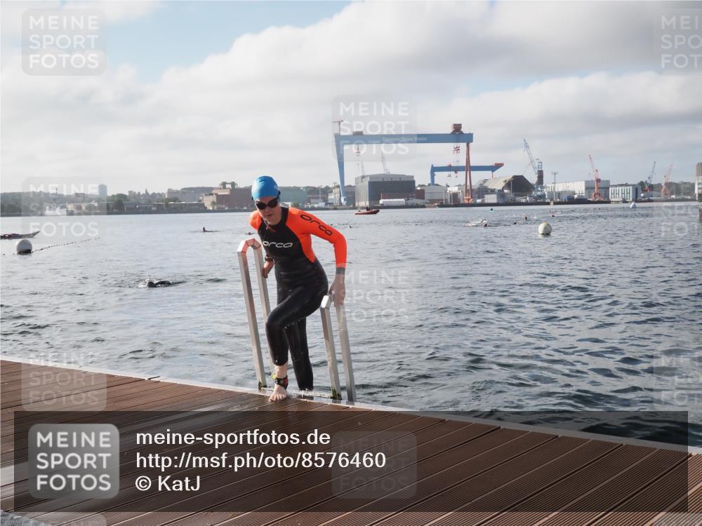 17.08.2025 - KN Förde Triathlon 2025 KatJ http://msf.ph/oto/8576460 17.08.2025 09:13:29 Schwimmen 135, 138, 148, 198, 135, 148, 198 meine-sportfotos.de