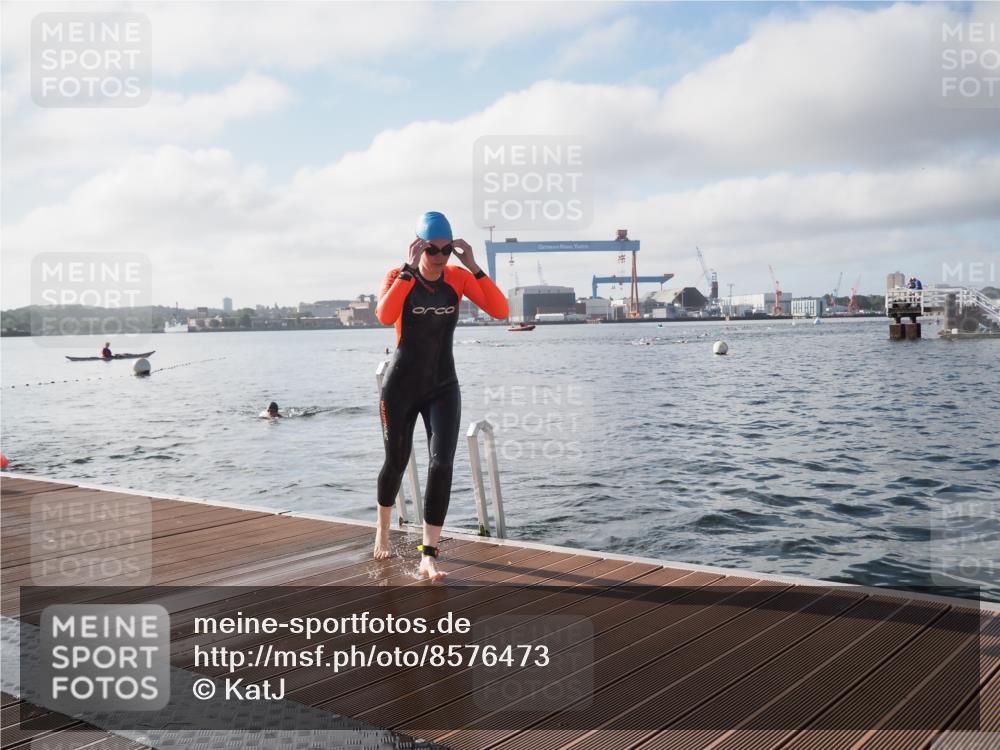 17.08.2025 - KN Förde Triathlon 2025 KatJ http://msf.ph/oto/8576473 17.08.2025 09:13:30 Schwimmen 135, 138, 148, 198, 135, 148, 198 meine-sportfotos.de