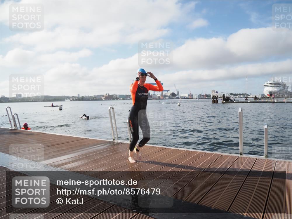 17.08.2025 - KN Förde Triathlon 2025 KatJ http://msf.ph/oto/8576479 17.08.2025 09:13:31 Schwimmen 135, 138, 148, 198, 135, 148, 198 meine-sportfotos.de