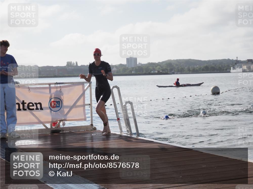 17.08.2025 - KN Förde Triathlon 2025 KatJ http://msf.ph/oto/8576578 17.08.2025 09:14:29 Schwimmen 140, 140 meine-sportfotos.de