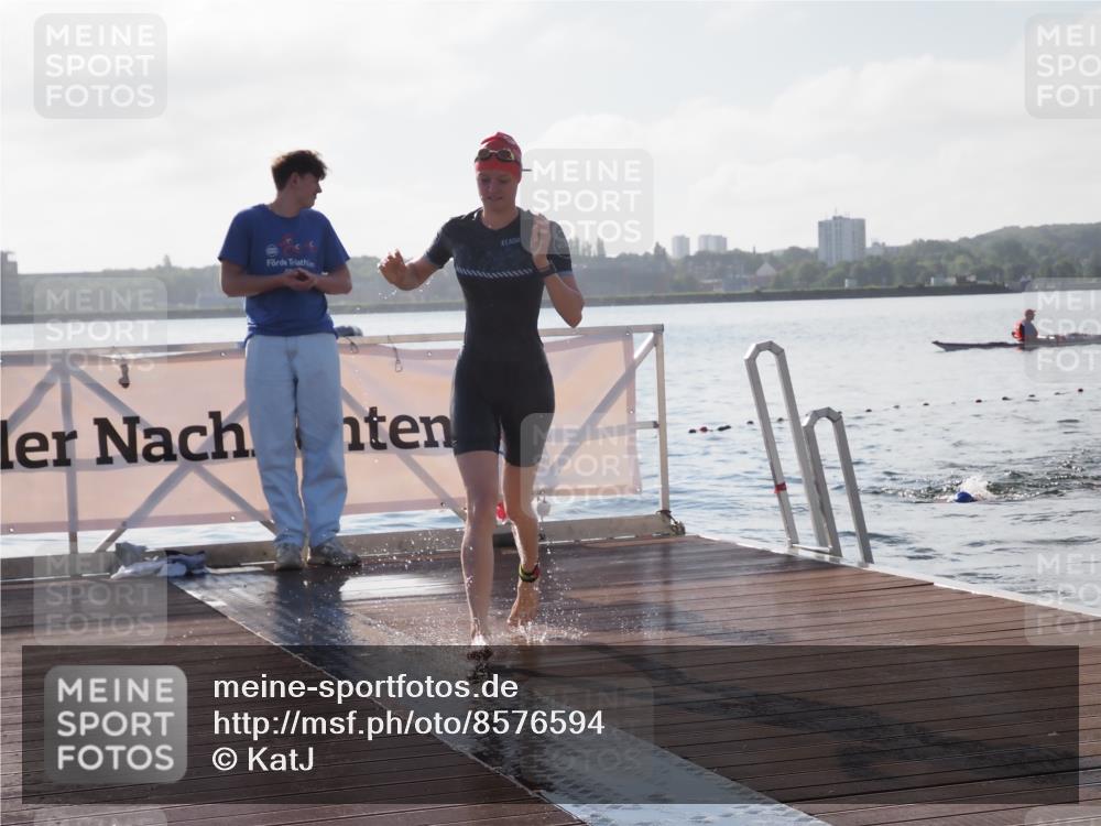 17.08.2025 - KN Förde Triathlon 2025 KatJ http://msf.ph/oto/8576594 17.08.2025 09:14:31 Schwimmen 140, 140 meine-sportfotos.de
