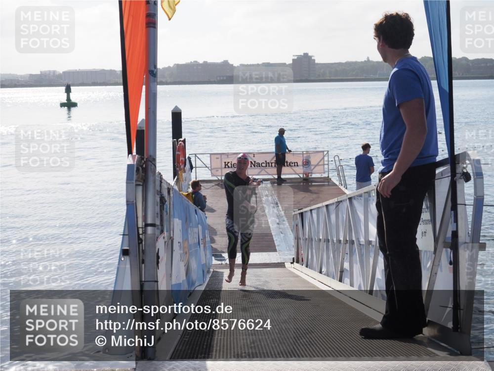 17.08.2025 - KN Förde Triathlon 2025 MichiJ http://msf.ph/oto/8576624 17.08.2025 09:10:48 Schwimmen 113, 121, 121 meine-sportfotos.de