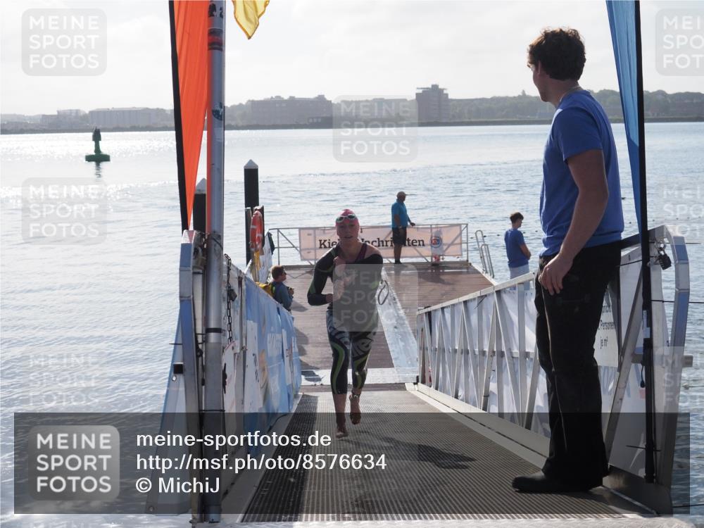 17.08.2025 - KN Förde Triathlon 2025 MichiJ http://msf.ph/oto/8576634 17.08.2025 09:10:48 Schwimmen 113, 121, 121 meine-sportfotos.de