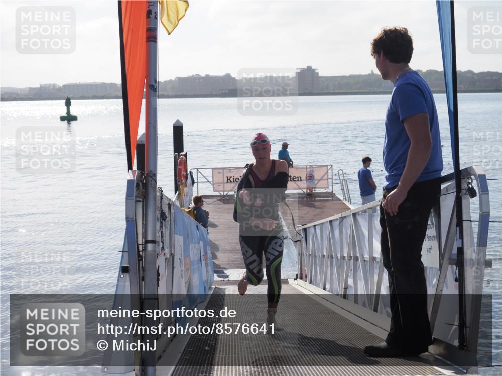 17.08.2025 - KN Förde Triathlon 2025 MichiJ http://msf.ph/oto/8576641 17.08.2025 09:10:49 Schwimmen 113, 121, 121 meine-sportfotos.de