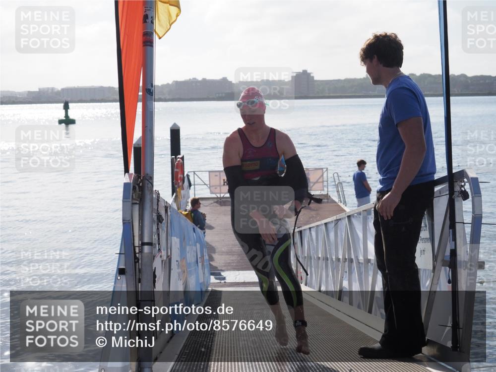 17.08.2025 - KN Förde Triathlon 2025 MichiJ http://msf.ph/oto/8576649 17.08.2025 09:10:49 Schwimmen 113, 121, 121 meine-sportfotos.de