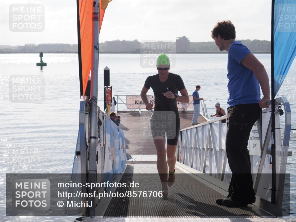 17.08.2025 - KN Förde Triathlon 2025 MichiJ http://msf.ph/oto/8576706 17.08.2025 09:11:16 Schwimmen 117, 116, 117, 125, 157 meine-sportfotos.de