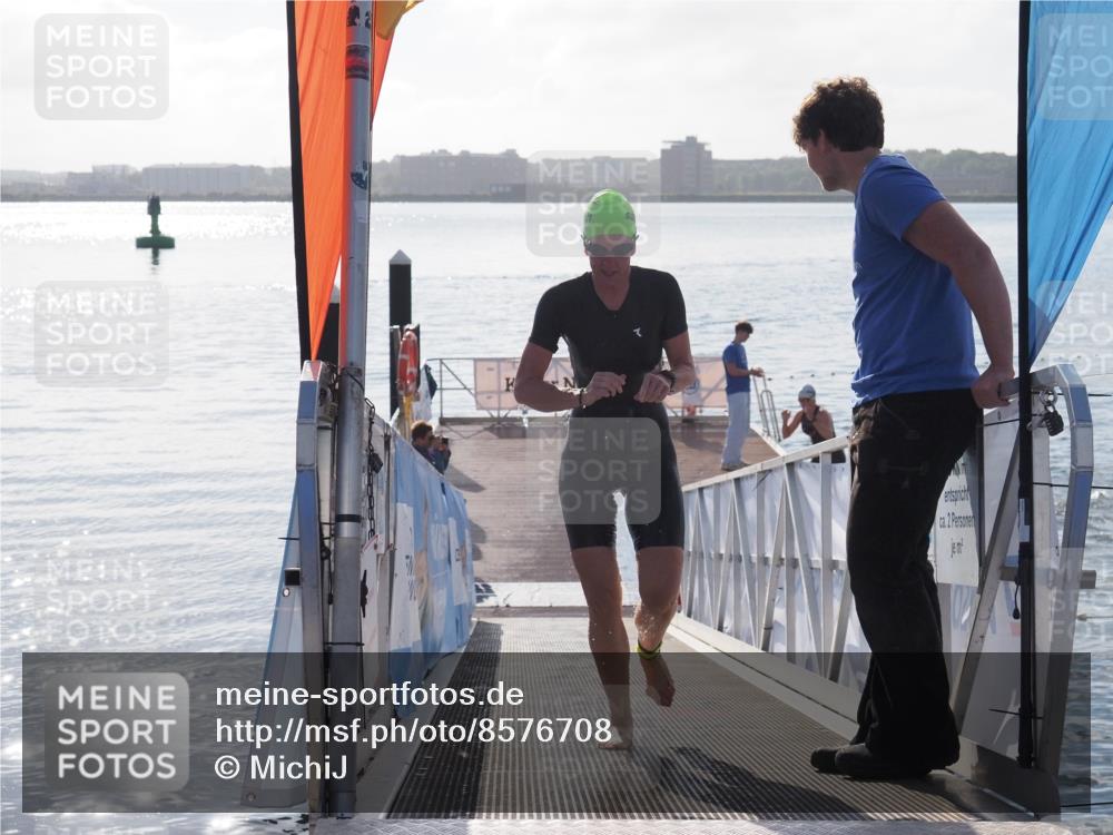 17.08.2025 - KN Förde Triathlon 2025 MichiJ http://msf.ph/oto/8576708 17.08.2025 09:11:16 Schwimmen 117, 116, 117, 125, 157 meine-sportfotos.de