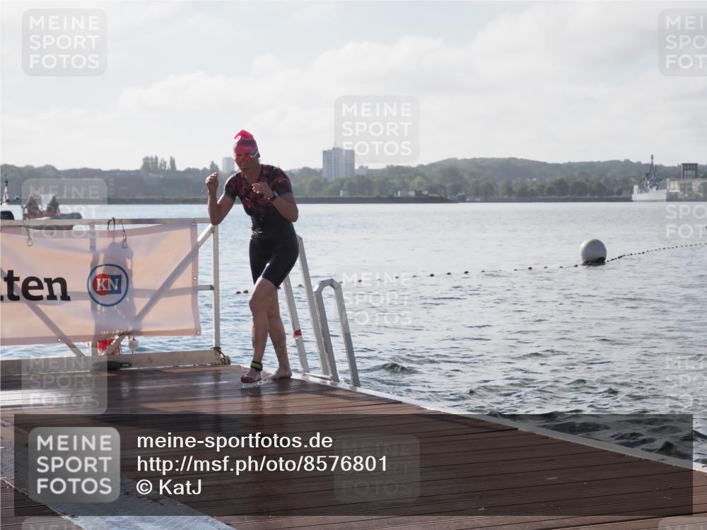 17.08.2025 - KN Förde Triathlon 2025 KatJ http://msf.ph/oto/8576801 17.08.2025 09:15:13 Schwimmen 143, 145, 147, 133, 143, 145, 147 meine-sportfotos.de