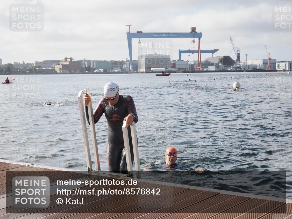 17.08.2025 - KN Förde Triathlon 2025 KatJ http://msf.ph/oto/8576842 17.08.2025 09:15:19 Schwimmen 141, 143, 149, 143, 145, 149 meine-sportfotos.de