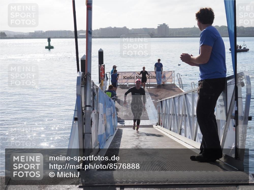 17.08.2025 - KN Förde Triathlon 2025 MichiJ http://msf.ph/oto/8576888 17.08.2025 09:12:46 Schwimmen 136, 136, 142 meine-sportfotos.de