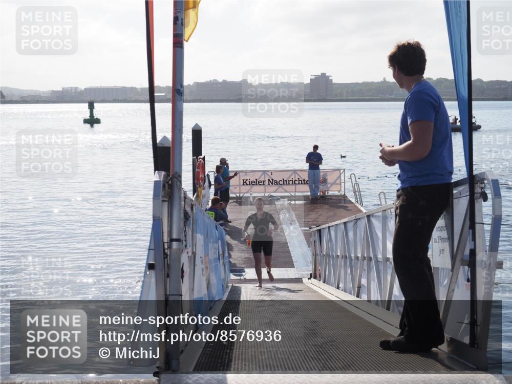 17.08.2025 - KN Förde Triathlon 2025 MichiJ http://msf.ph/oto/8576936 17.08.2025 09:12:50 Schwimmen 136, 142, 136, 142 meine-sportfotos.de