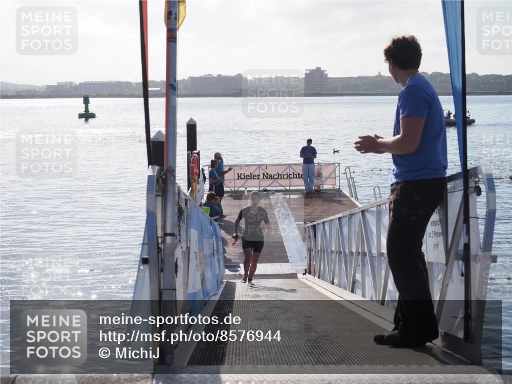17.08.2025 - KN Förde Triathlon 2025 MichiJ http://msf.ph/oto/8576944 17.08.2025 09:12:51 Schwimmen 136, 142, 142 meine-sportfotos.de