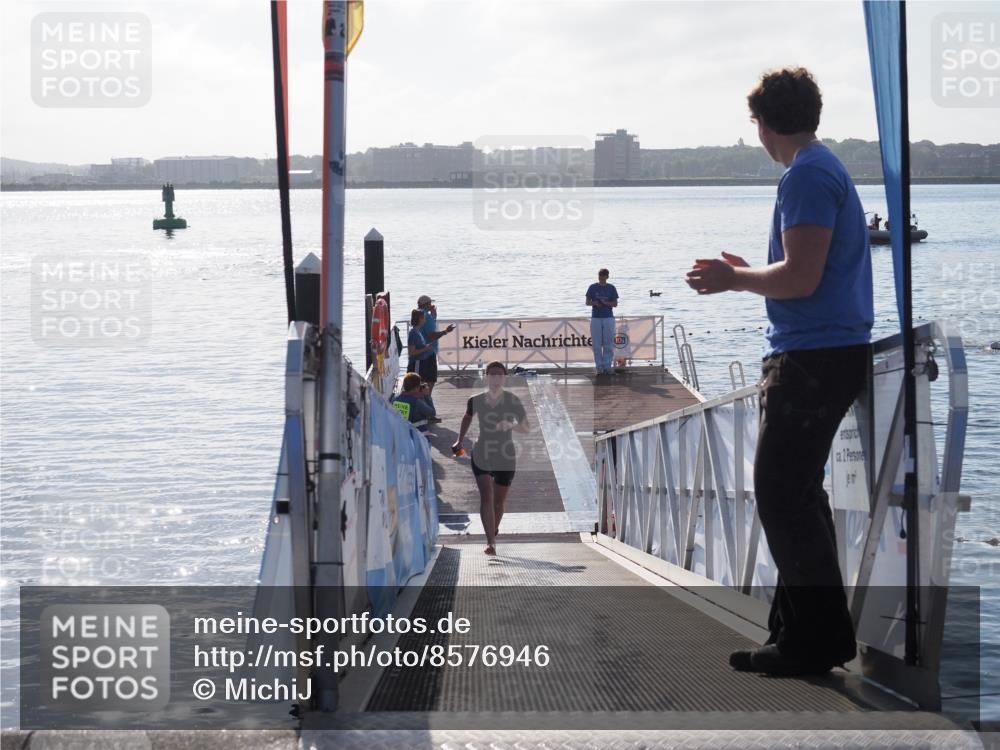 17.08.2025 - KN Förde Triathlon 2025 MichiJ http://msf.ph/oto/8576946 17.08.2025 09:12:51 Schwimmen 136, 142, 142 meine-sportfotos.de