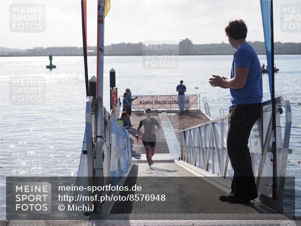 17.08.2025 - KN Förde Triathlon 2025 MichiJ http://msf.ph/oto/8576948 17.08.2025 09:12:51 Schwimmen 136, 142, 142 meine-sportfotos.de