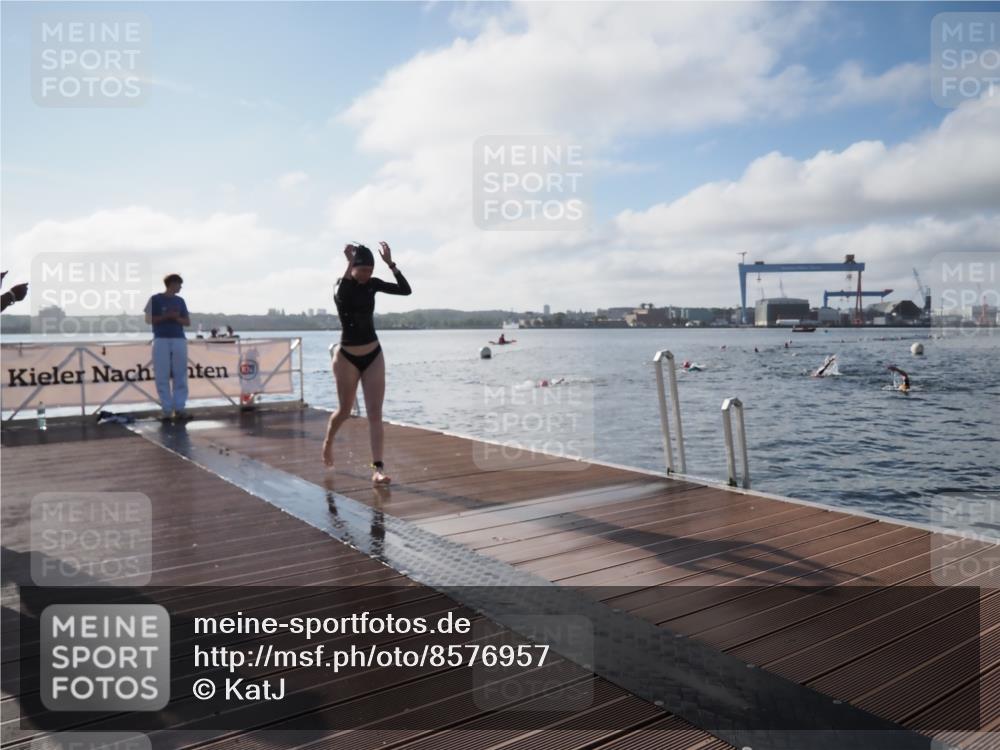 17.08.2025 - KN Förde Triathlon 2025 KatJ http://msf.ph/oto/8576957 17.08.2025 09:15:40 Schwimmen 131, 131, 141 meine-sportfotos.de