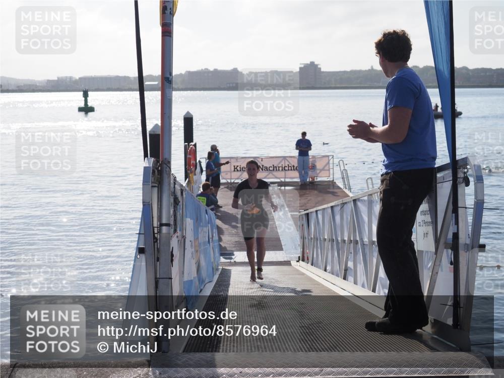 17.08.2025 - KN Förde Triathlon 2025 MichiJ http://msf.ph/oto/8576964 17.08.2025 09:12:52 Schwimmen 136, 142, 142 meine-sportfotos.de