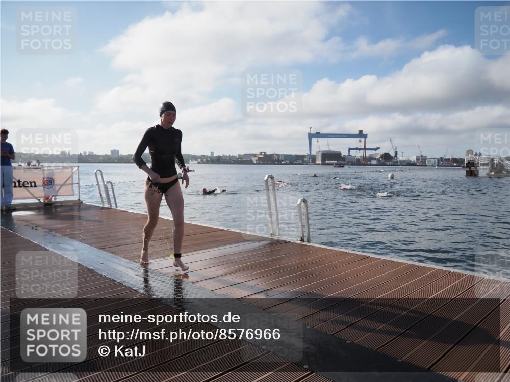 17.08.2025 - KN Förde Triathlon 2025 KatJ http://msf.ph/oto/8576966 17.08.2025 09:15:41 Schwimmen 131, 131, 141 meine-sportfotos.de
