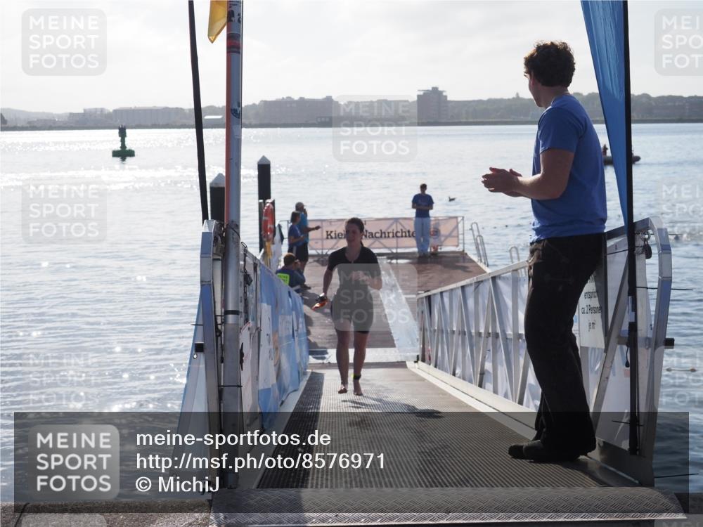 17.08.2025 - KN Förde Triathlon 2025 MichiJ http://msf.ph/oto/8576971 17.08.2025 09:12:52 Schwimmen 136, 142, 142 meine-sportfotos.de