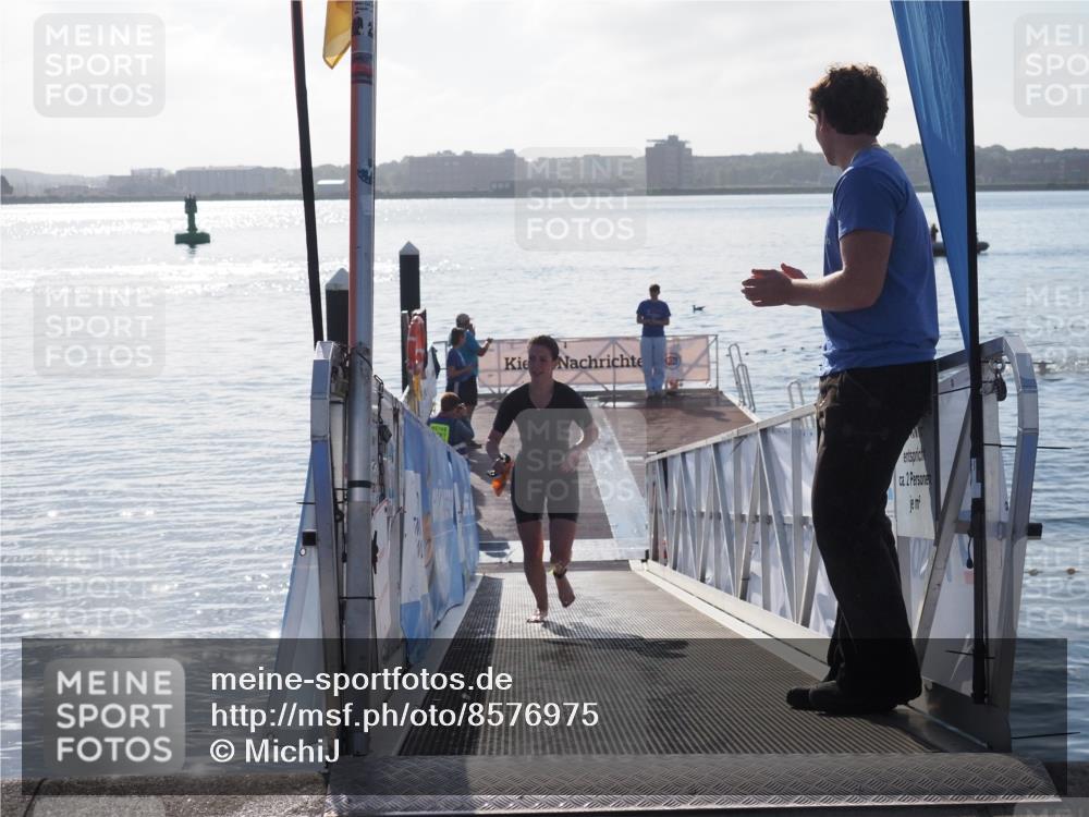 17.08.2025 - KN Förde Triathlon 2025 MichiJ http://msf.ph/oto/8576975 17.08.2025 09:12:53 Schwimmen 136, 142, 142 meine-sportfotos.de