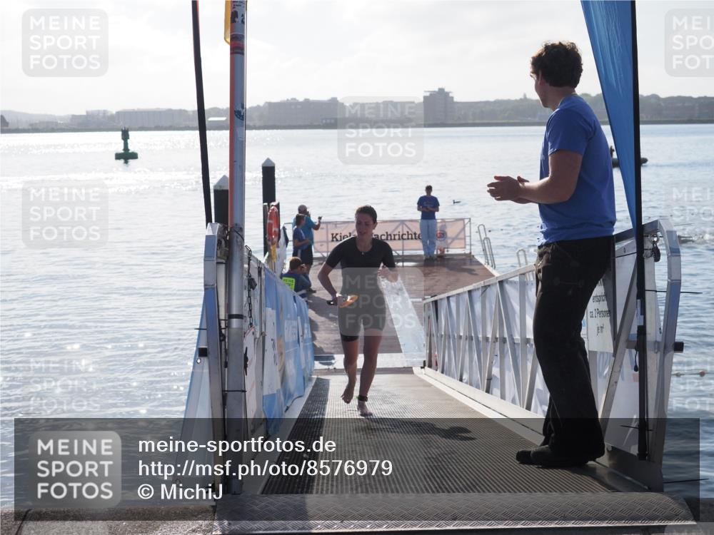 17.08.2025 - KN Förde Triathlon 2025 MichiJ http://msf.ph/oto/8576979 17.08.2025 09:12:53 Schwimmen 136, 142, 142 meine-sportfotos.de
