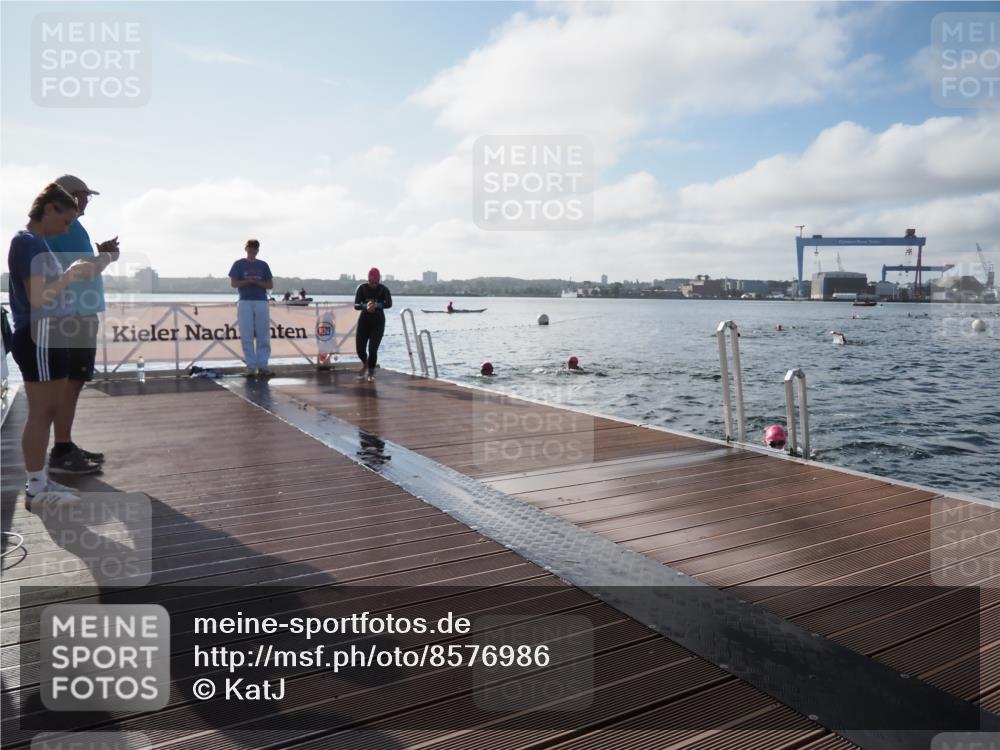 17.08.2025 - KN Förde Triathlon 2025 KatJ http://msf.ph/oto/8576986 17.08.2025 09:15:59 Schwimmen 137, 162, 168, 137, 162, 168 meine-sportfotos.de