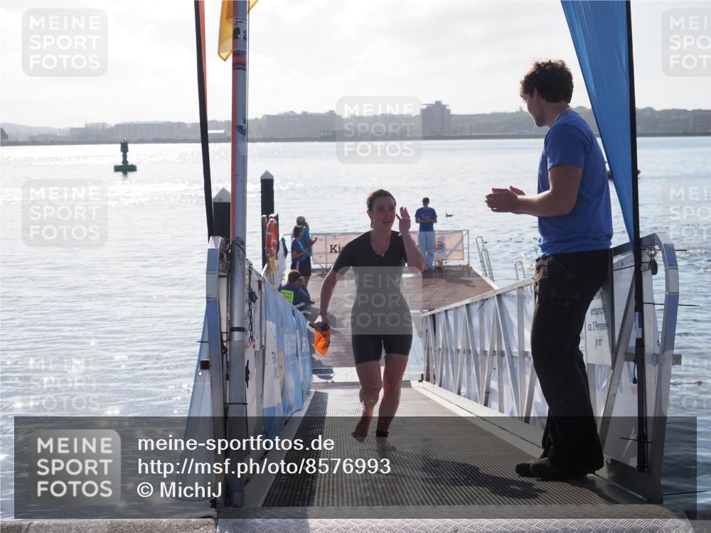17.08.2025 - KN Förde Triathlon 2025 MichiJ http://msf.ph/oto/8576993 17.08.2025 09:12:54 Schwimmen 136, 142, 142 meine-sportfotos.de