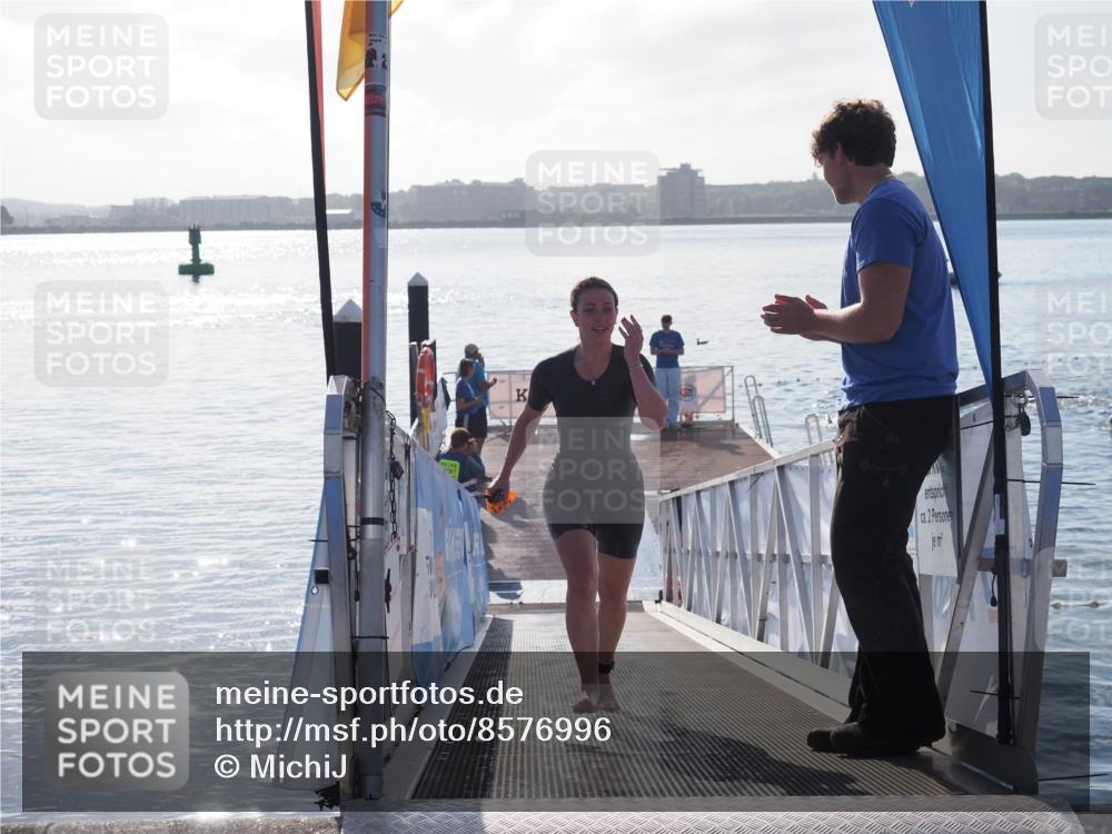 17.08.2025 - KN Förde Triathlon 2025 MichiJ http://msf.ph/oto/8576996 17.08.2025 09:12:54 Schwimmen 136, 142, 142 meine-sportfotos.de